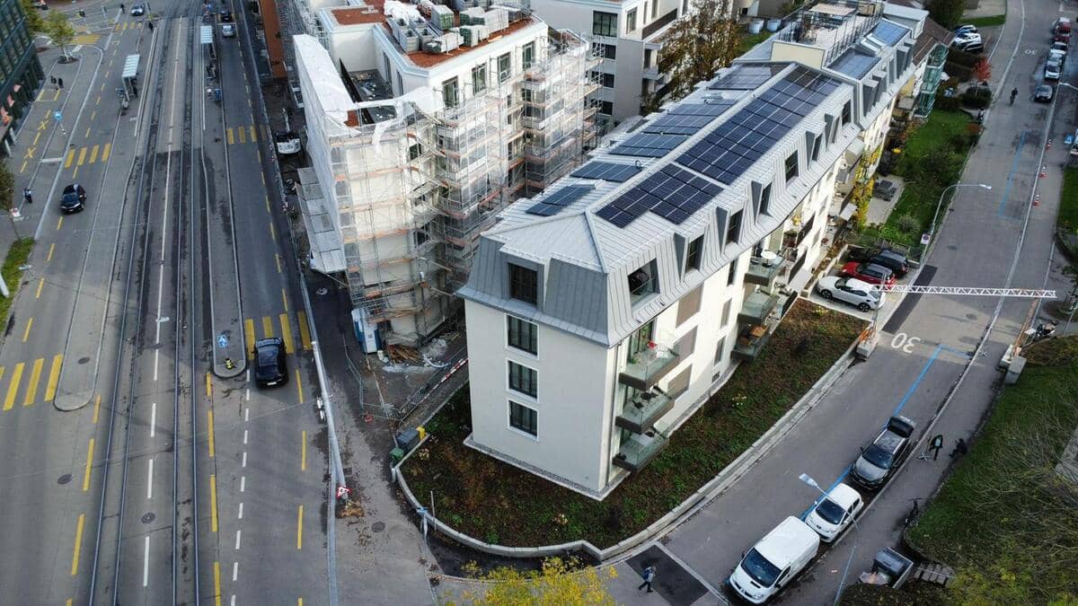 Neubau Mehrfamilienhaus Zürich, Falzdach. Metalldach in Zürich, Bild 2