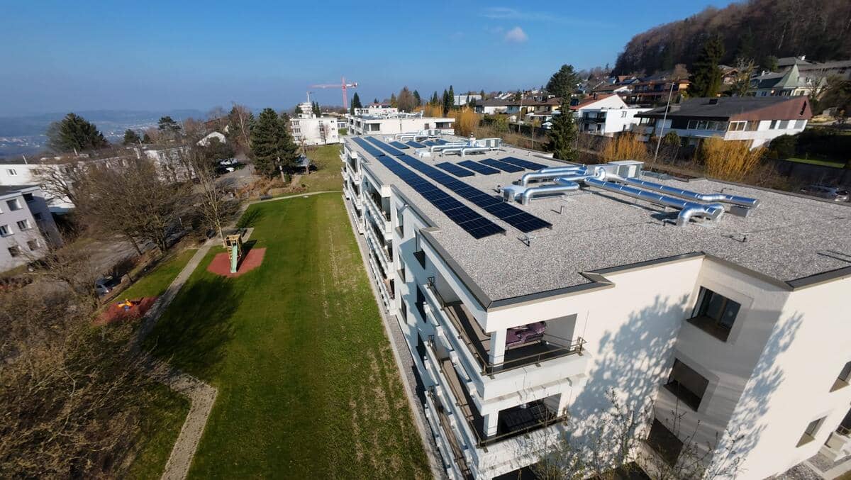 Saniertes Flachdach eines Mehrfamilienhauses in Widen, ausgeführt von der EKS Group